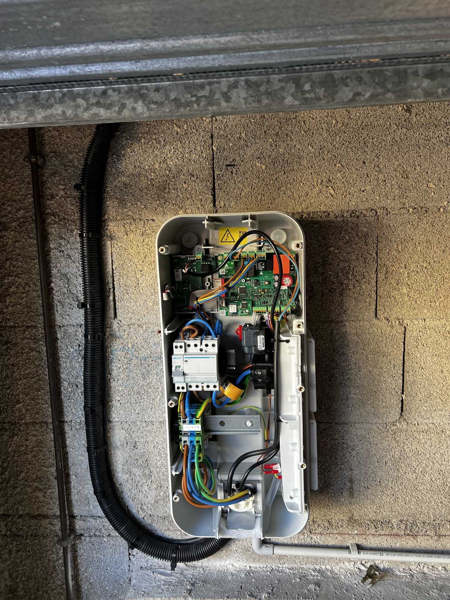 Câblage de la Borne