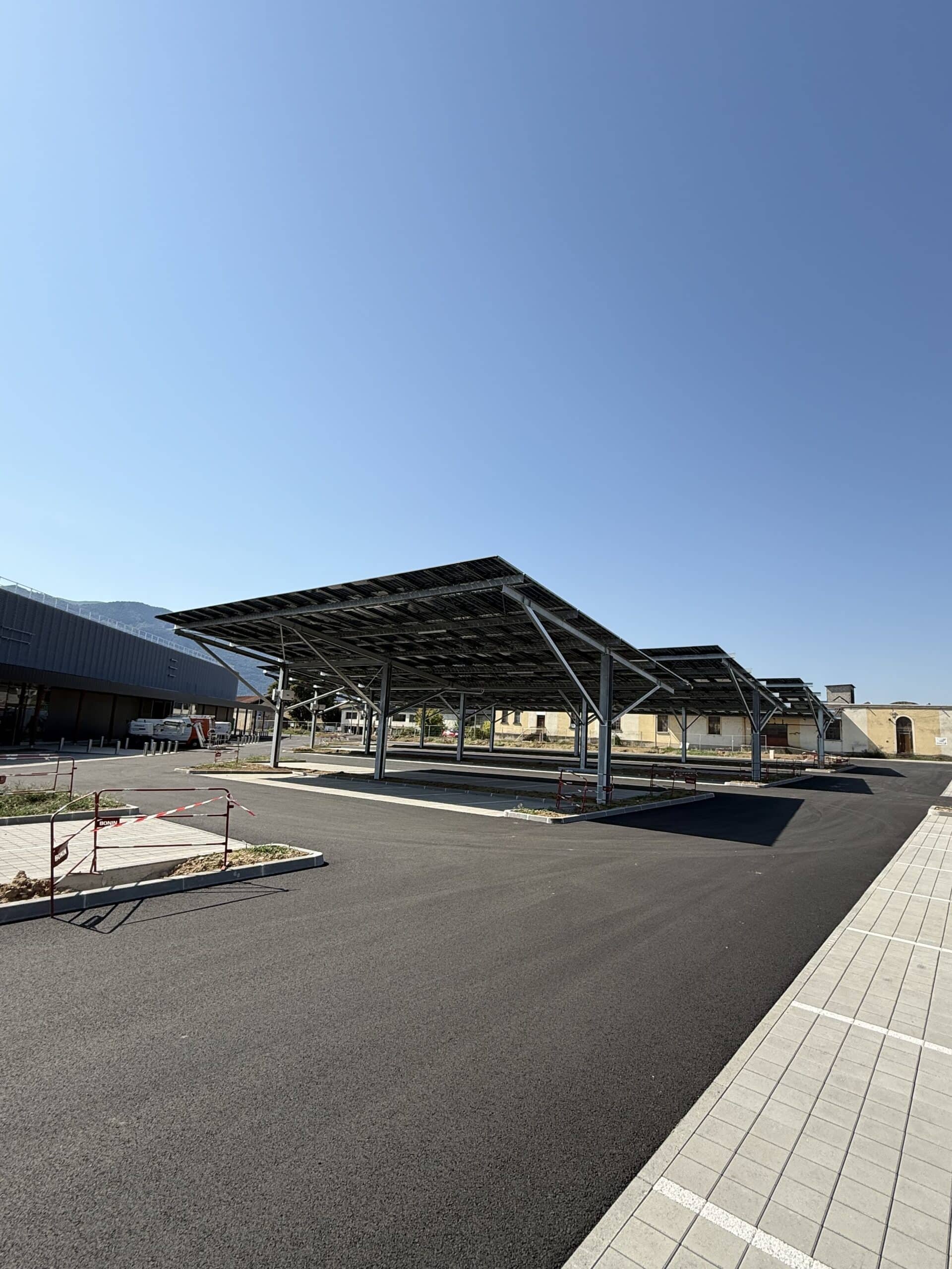 Ombrières photovoltaïques 300 kWc